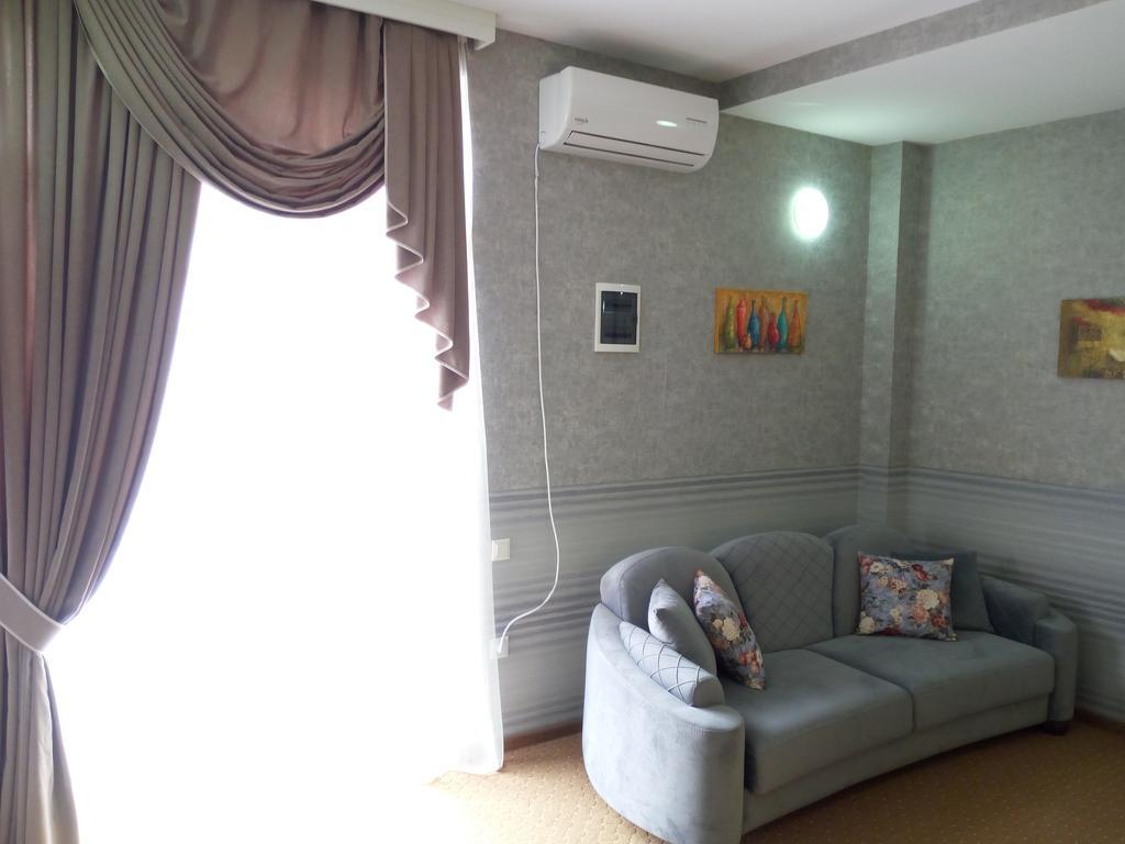 Hotel Salmer Тбілісі Екстер'єр фото